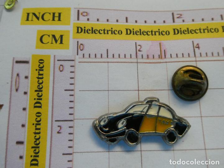 Pins de cole&ccedil;&atilde;o: PIN DE COCHES MOTOS. TAXI T&Iacute;PICO BARCELONA