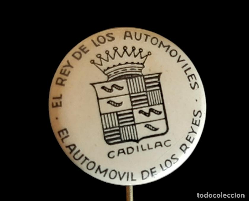 Pins de colecci&oacute;n: (P-55)ANTIGUA INSIGNIA DE ALFILER EL REY DE LOS AUTOMOVILES - EL AUTOMOVIL DE LOS REYES - CADILLAC
