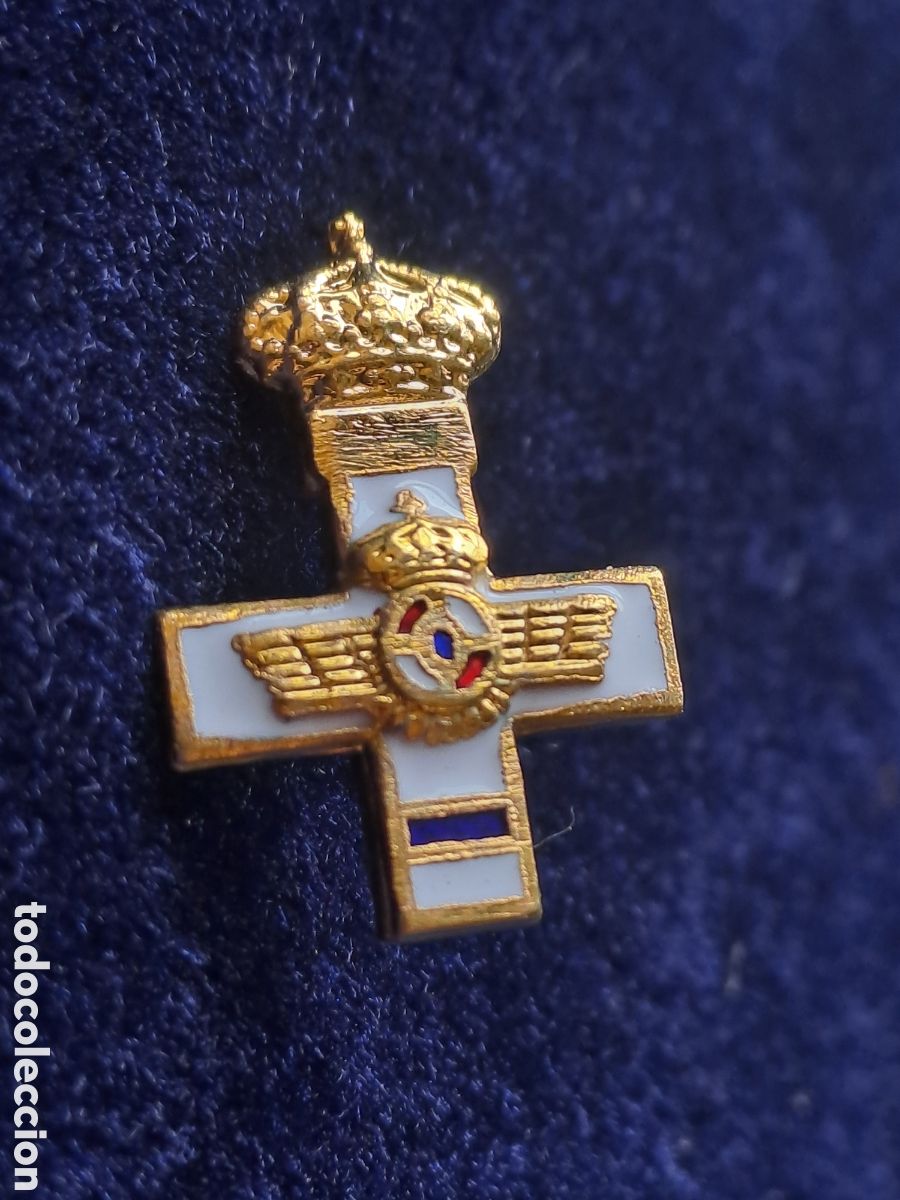 Pins de colecci&oacute;n: Pin medalla m&eacute;rito militar distintivo azul rokiski ej&eacute;rcito espa&ntilde;ol aire