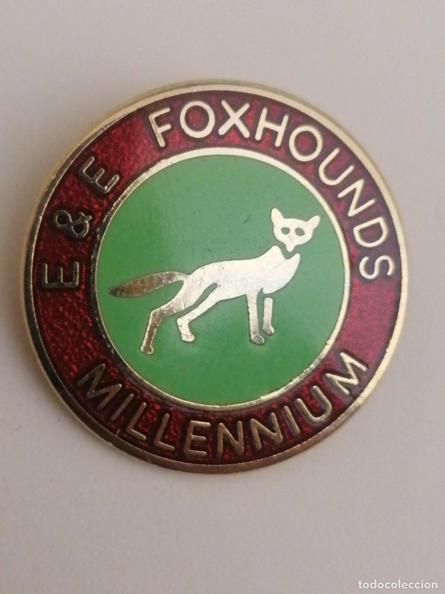 Collection pins: Pin insignia imperdible Millennium E E Foxhounds zorro esmaltado