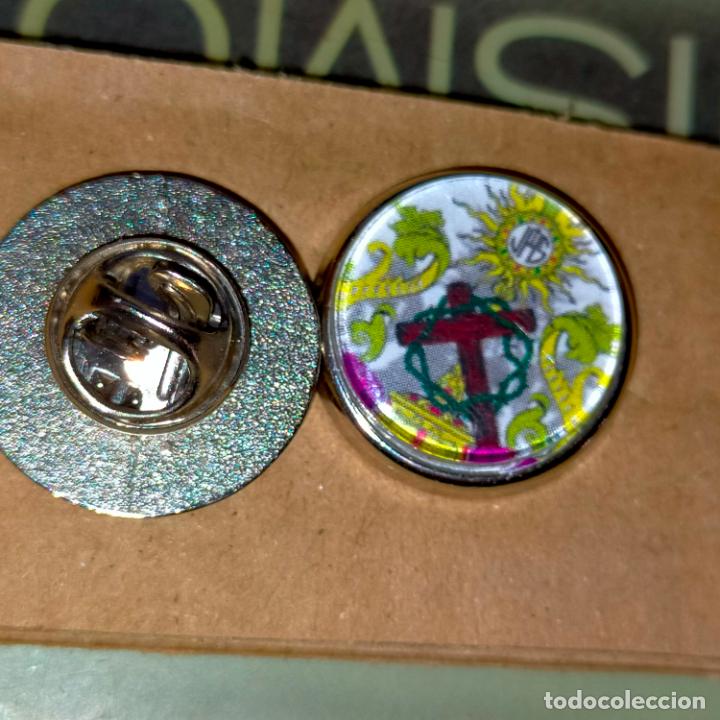 Pins de colecci&oacute;n: pin redondo metal - semana santa san fernando cadiz pin del escudo hermandad cofradia el de la foto
