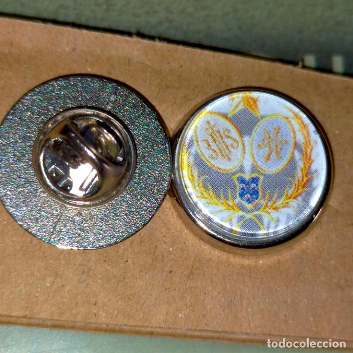 Sammlung von Pins: pin redondo metal - semana santa san fernando cadiz pin del escudo hermandad cofradia el de la foto