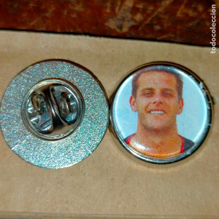 Pin's de collection: pin redondo metal - f&uacute;tbol equipo club OSASUNA JUGADOR