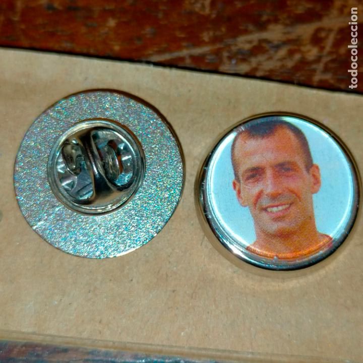 Pin's de collection: pin redondo metal - f&uacute;tbol equipo club OSASUNA JUGADOR