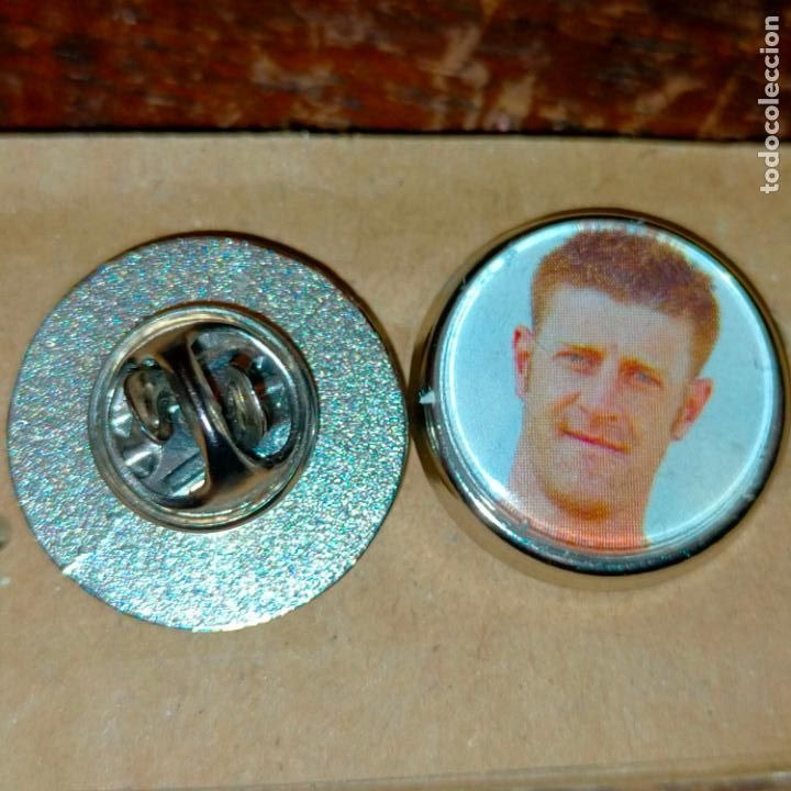 Pins de cole&ccedil;&atilde;o: pin redondo metal - f&uacute;tbol equipo club OSASUNA JUGADOR
