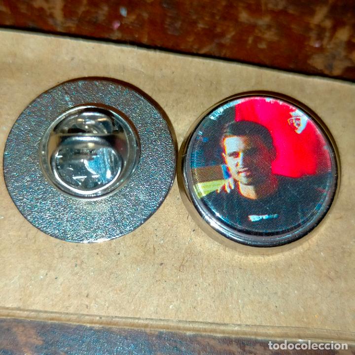 Pin's de collection: pin redondo metal - f&uacute;tbol equipo club OSASUNA JUGADOR