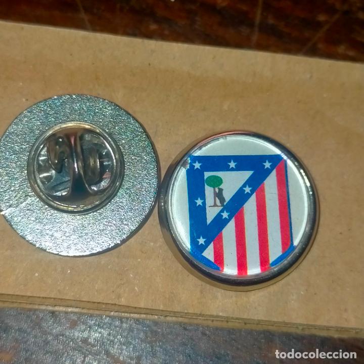 Pin's de collection: pin redondo metal - f&uacute;tbol equipo club Atl&eacute;tico de Madrid JUGADOR