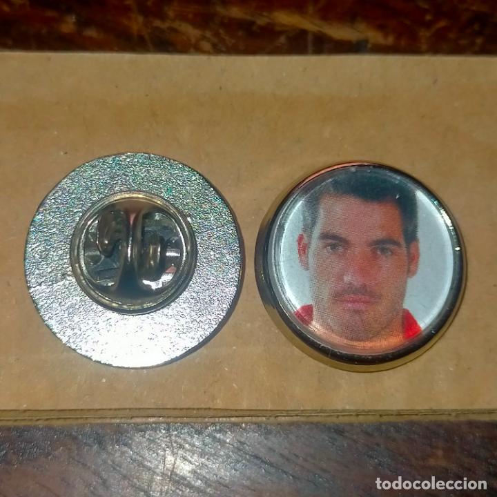 Pin's de collection: pin redondo metal - f&uacute;tbol equipo club Atl&eacute;tico de Madrid JUGADOR