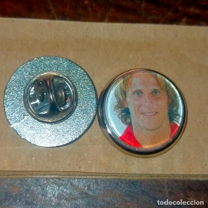 Pin's de collection: pin redondo metal - f&uacute;tbol equipo club Atl&eacute;tico de Madrid JUGADOR