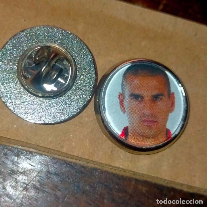Collection pins: pin redondo metal - f&uacute;tbol equipo club Atl&eacute;tico de Madrid JUGADOR