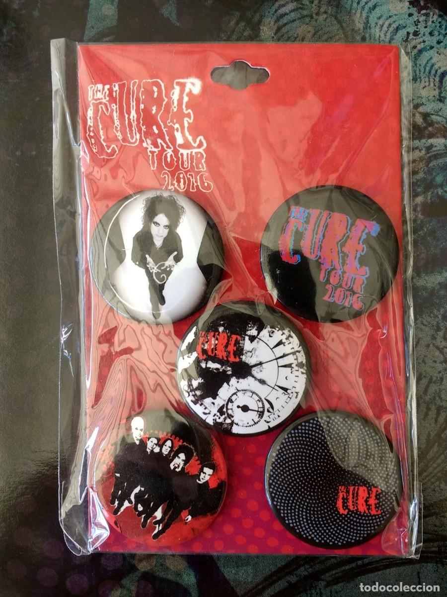 Pins de colecci&oacute;n: The Cure - Badge Set Tour 2016 Merchandising Oficial Chapa Pin Button