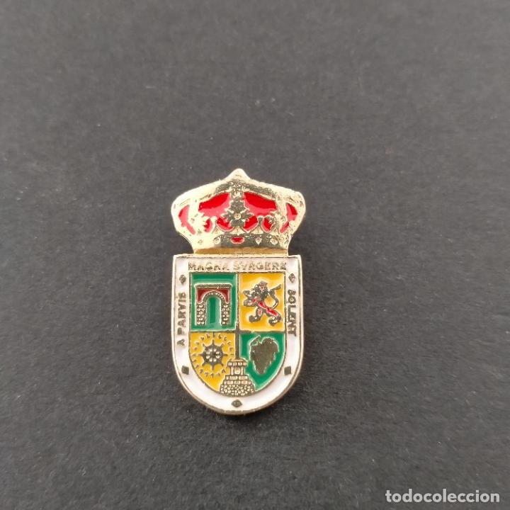 Pins de colecci&oacute;n: pin escudo Atajate (M&Aacute;LAGA)