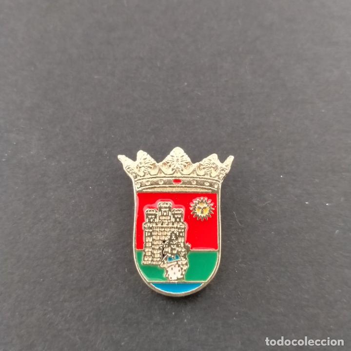 Pins de colecci&oacute;n: pin escudo Archidona (M&Aacute;LAGA)
