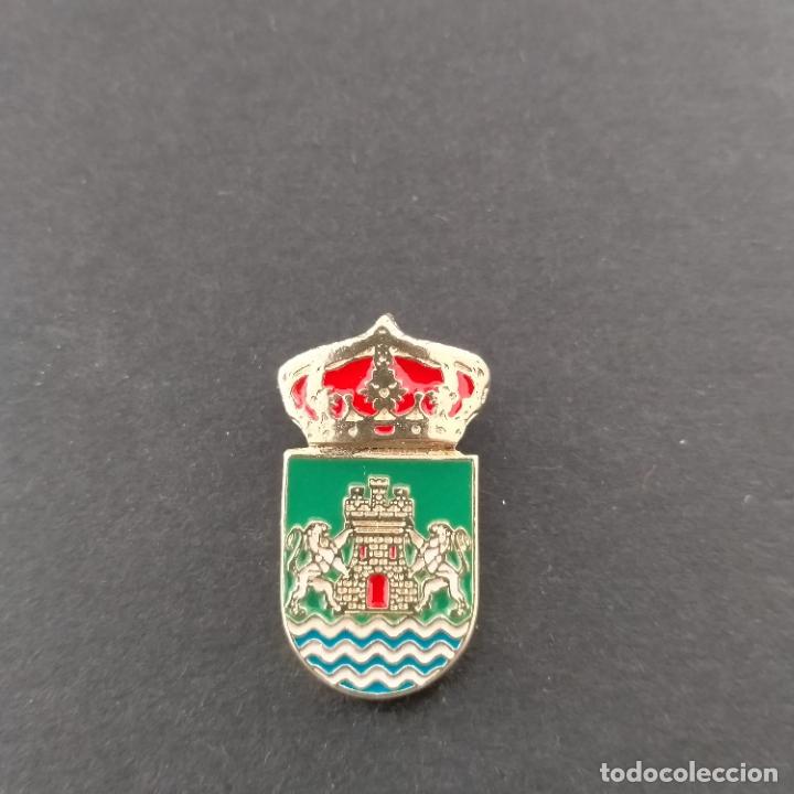 Pins de cole&ccedil;&atilde;o: pin escudo Almog&iacute;a (M&Aacute;LAGA)