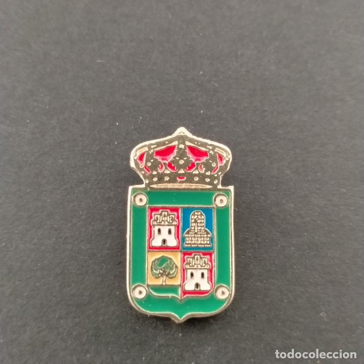 Pins de colecci&oacute;n: pin escudo J&uacute;zcar (M&Aacute;LAGA)