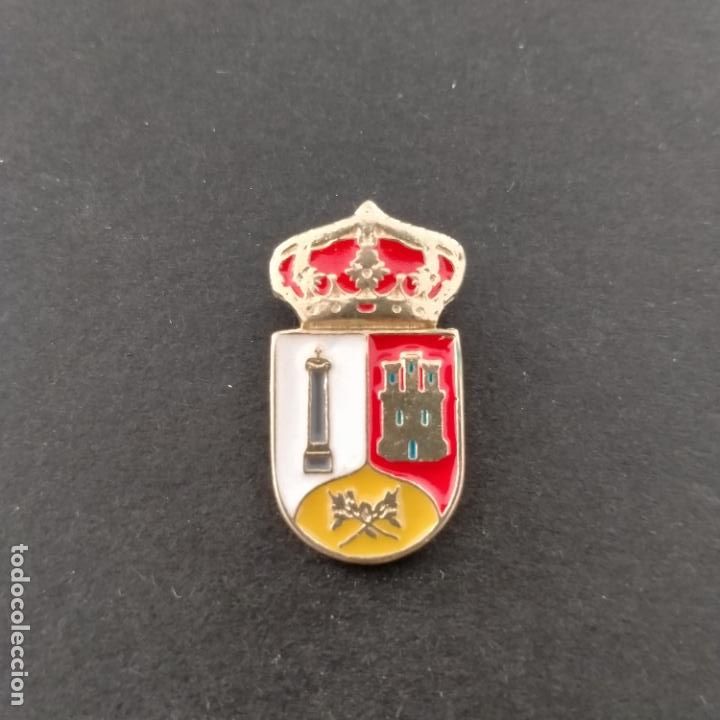 Pins de colecci&oacute;n: pin escudo C&aacute;rtama (M&Aacute;LAGA)