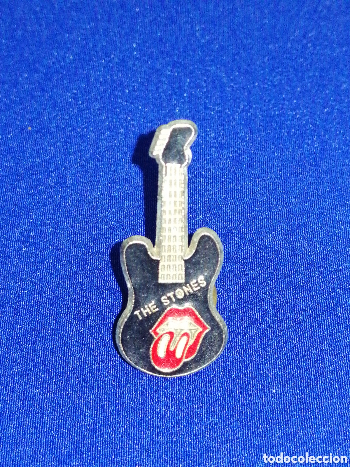 Sammlung von Pins: ROLLING THE STONES GUITARRA PIN