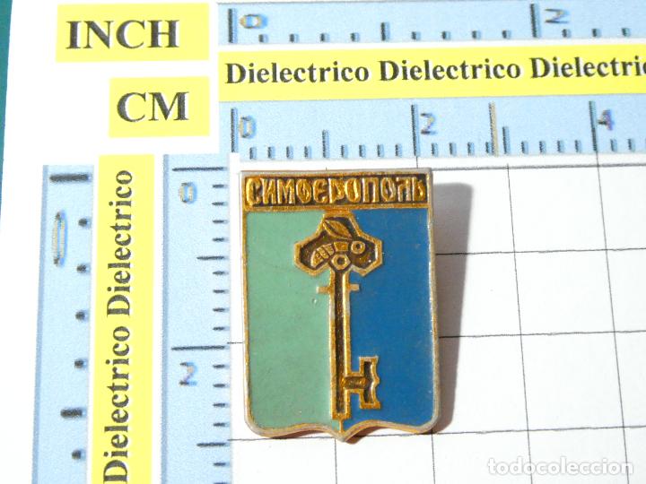 Pins de colecci&oacute;n: INSIGNIA ALFILER DE TURISMO. ESCUDO HER&Aacute;LDICO DE SIMFEROPOL CRIMEA RUSIA UCRANIA. NO PIN