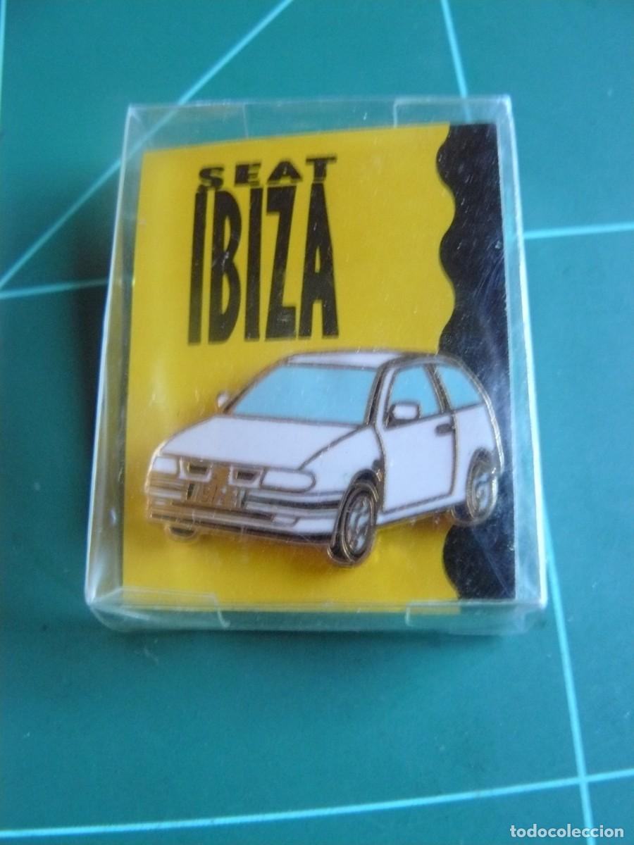 Pins de colecci&oacute;n: Pin seat ibiza en cajita de plastico nuevo