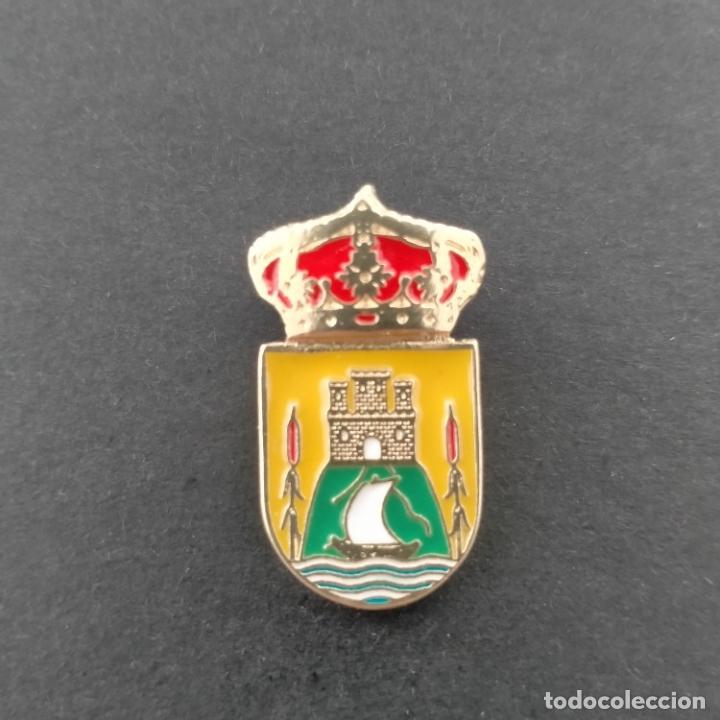 Pins de cole&ccedil;&atilde;o: pin escudo Sanlucar de Guadiana (HUELVA)