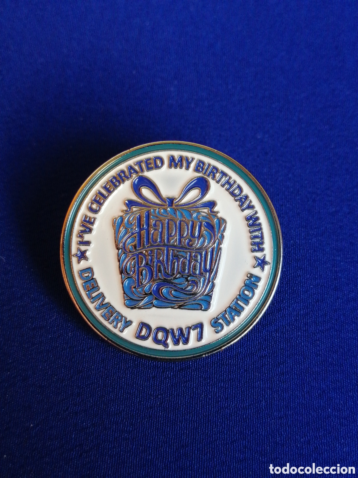 Pins e Spille di collezione: I VE CELEBRATED MY BIRTHDAY WITH STATION - HAPPY BIRDAY PIN