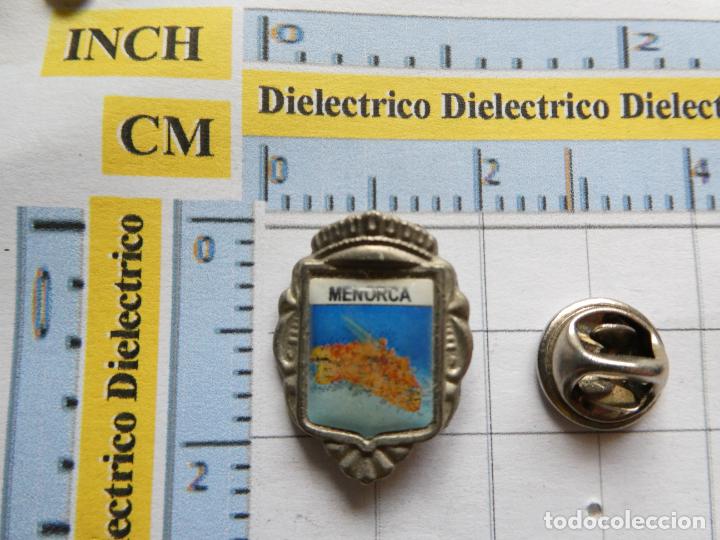 Pins e Spille di collezione: PIN DE TURISMO HER&Aacute;LDICA. MAPA DE MENORCA