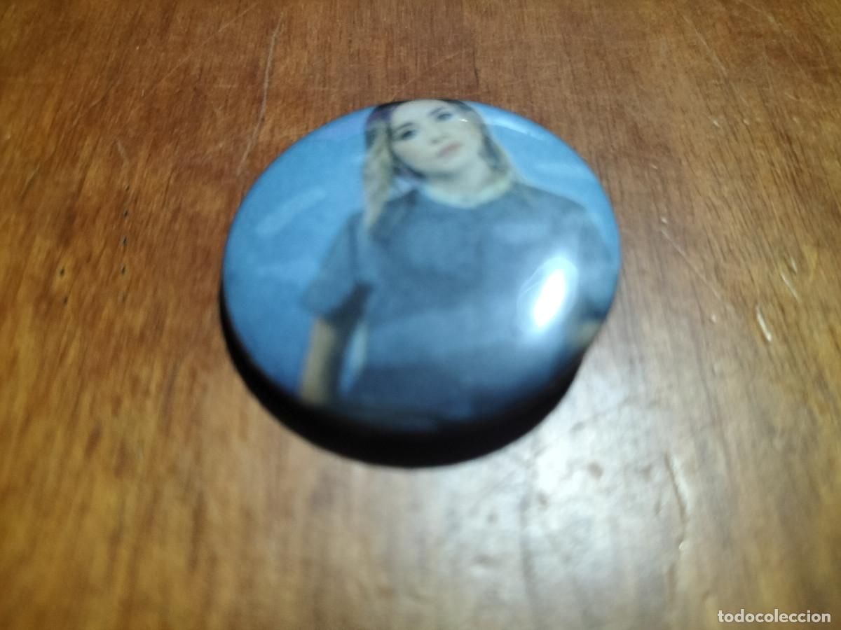 Pins de colecci&oacute;n: CARMES&Iacute;. M&Uacute;SICA. CHAPA. PIN. 31 MM. MET&Aacute;LICA POR DETR&Aacute;S. SIN USO.