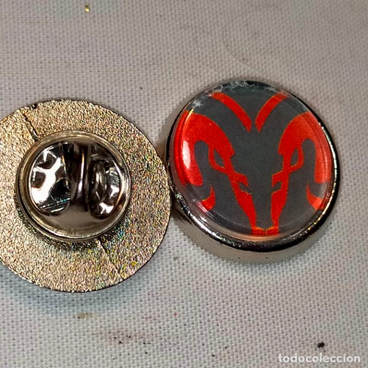 Collection pins: pin redondo metal - marca de coche auto