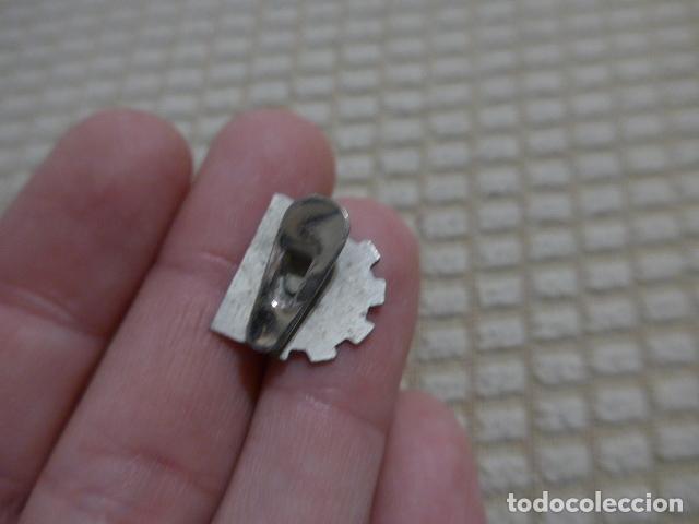 Pins de colecci&oacute;n: Antigua insignia a identificar - Foto 2