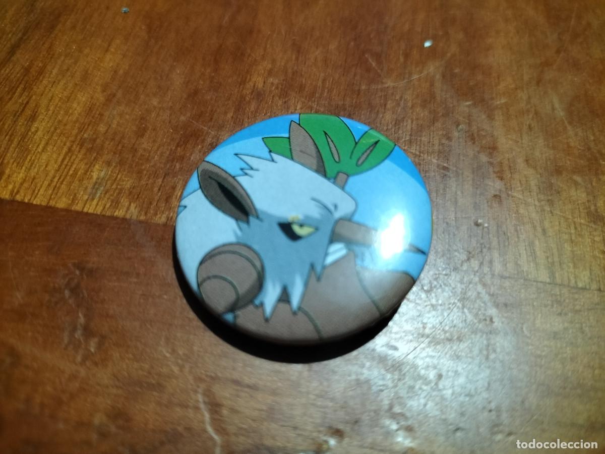 Pins de colecci&oacute;n: GALLADE?. POKEMON CHAPA. PIN. 31 MM. MET&Aacute;LICA POR DETR&Aacute;S. SIN USO. DIFICIL