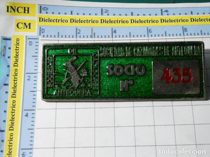 Pins e Spille di collezione: PLACA BROCHE EMBLEMA. SOCIEDAD DE CAZADORES DE ANTEQUERA M&Aacute;LAGA