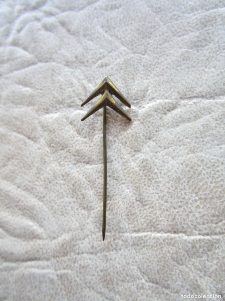 Pins de colecci&oacute;n: antiguo pin original modo aguja citroen automocion