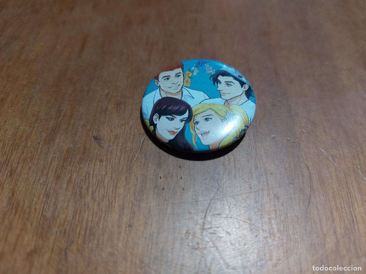 Sammlung von Pins: ARCHIE 5. PORTADA. MANGA. COMIC. CHAPA. PIN. 31 MM. MET&Aacute;LICA POR DETR&Aacute;S. SIN USO. DIFICIL
