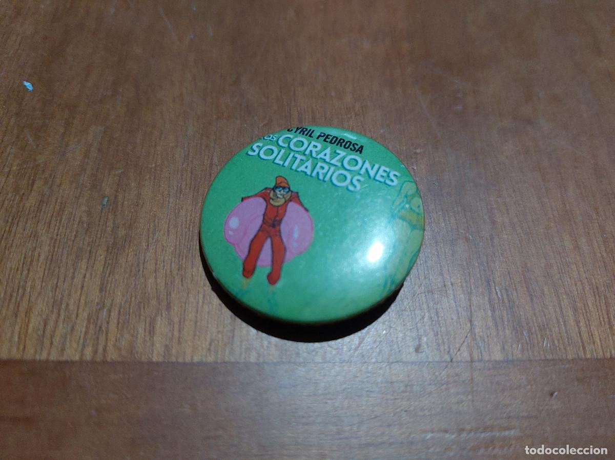 Pins de colecci&oacute;n: CORAZONES SOLITARIOS. COMIC. CHAPA. PIN. 31 MM. MET&Aacute;LICA POR DETR&Aacute;S. SIN USO. DIFICIL