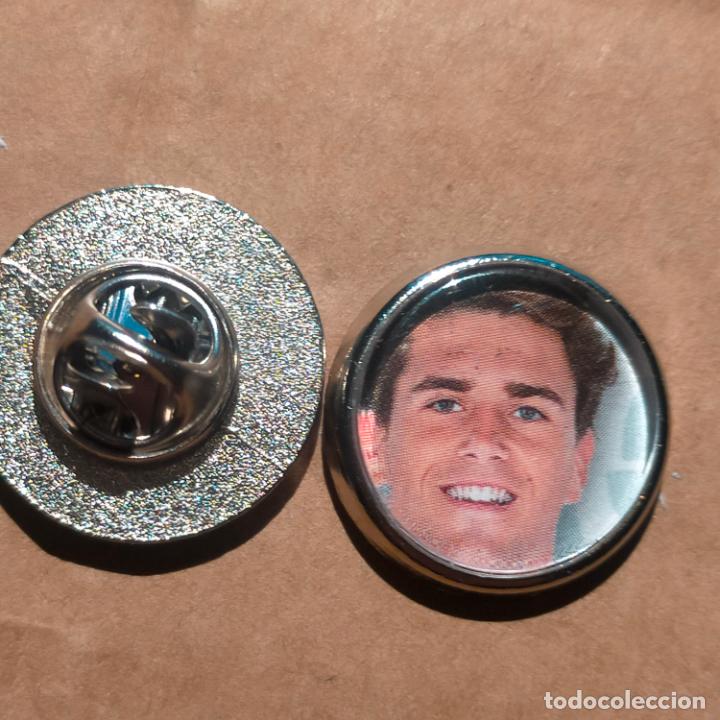 Collection pins: pin redondo metal - f&uacute;tbol equipo club OSASUNA JUGADOR