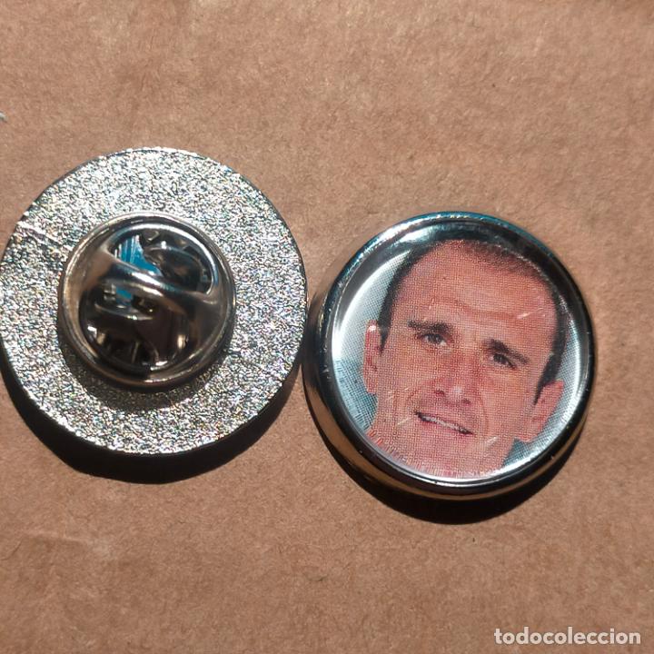 Pins de cole&ccedil;&atilde;o: pin redondo metal - f&uacute;tbol equipo club OSASUNA JUGADOR