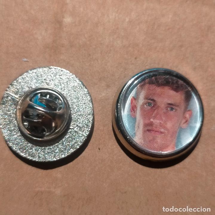 Pins de cole&ccedil;&atilde;o: pin redondo metal - f&uacute;tbol equipo club Atl&eacute;tico de Madrid JUGADOR