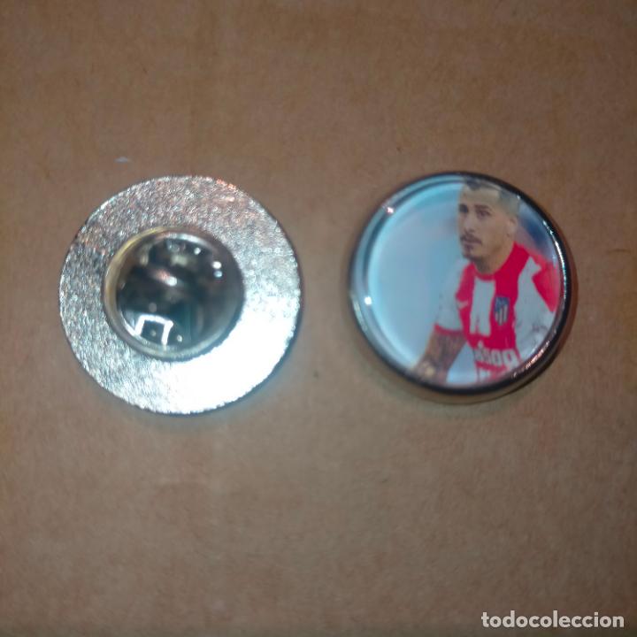 Pins de cole&ccedil;&atilde;o: pin redondo metal - f&uacute;tbol equipo club Atl&eacute;tico de Madrid JUGADOR