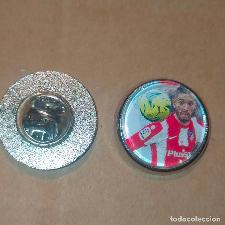 Pins de cole&ccedil;&atilde;o: pin redondo metal - f&uacute;tbol equipo club Atl&eacute;tico de Madrid JUGADOR