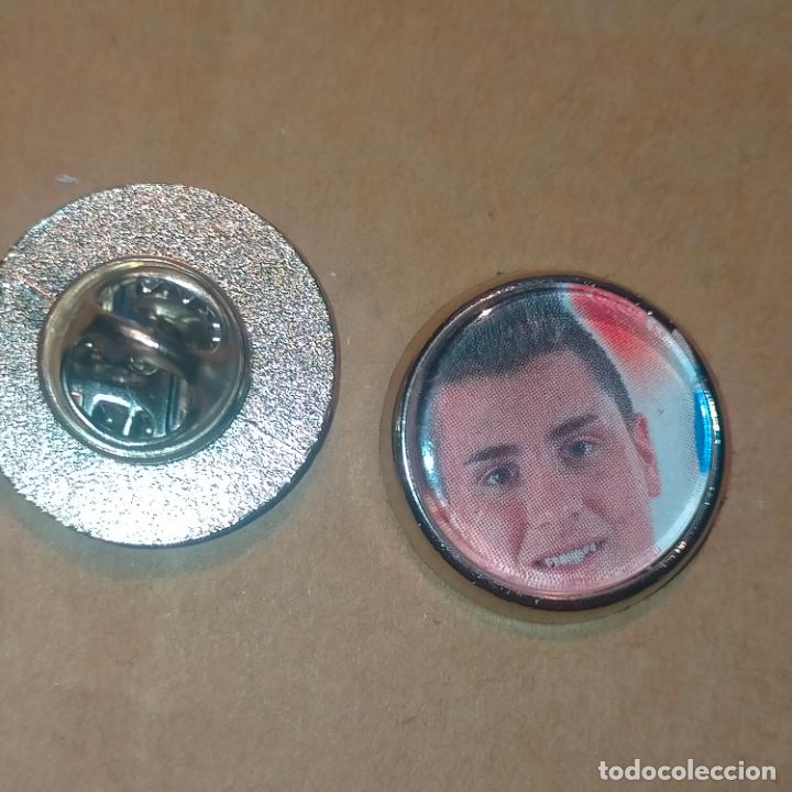 Pins e Spille di collezione: pin redondo metal - f&uacute;tbol equipo club Atl&eacute;tico de Madrid JUGADOR