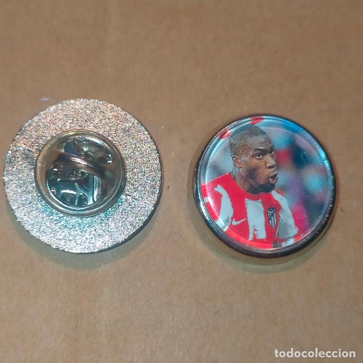 Pins e Spille di collezione: pin redondo metal - f&uacute;tbol equipo club Atl&eacute;tico de Madrid JUGADOR