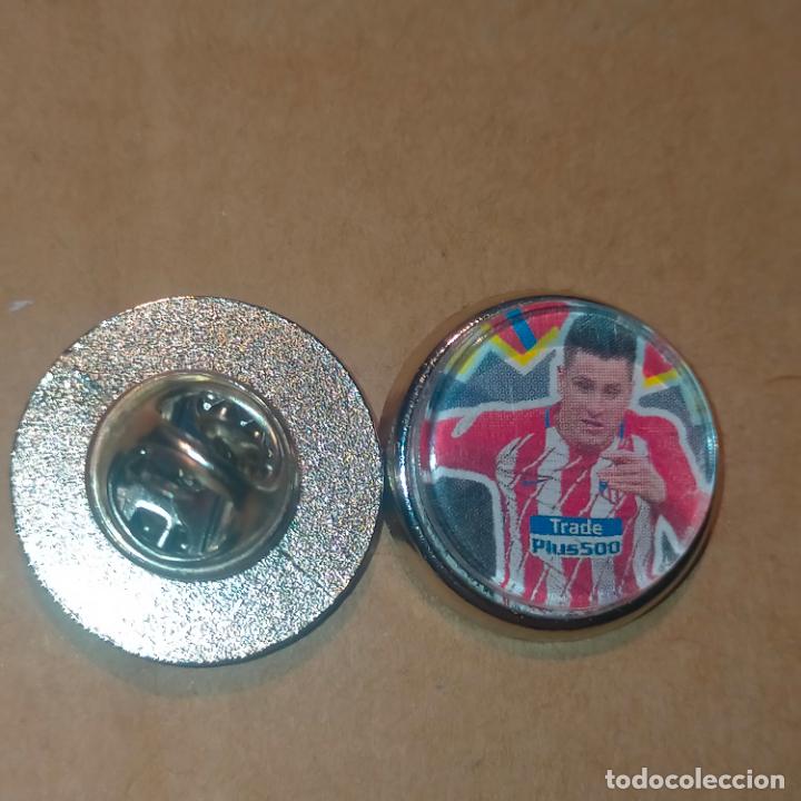 Pins e Spille di collezione: pin redondo metal - f&uacute;tbol equipo club Atl&eacute;tico de Madrid JUGADOR