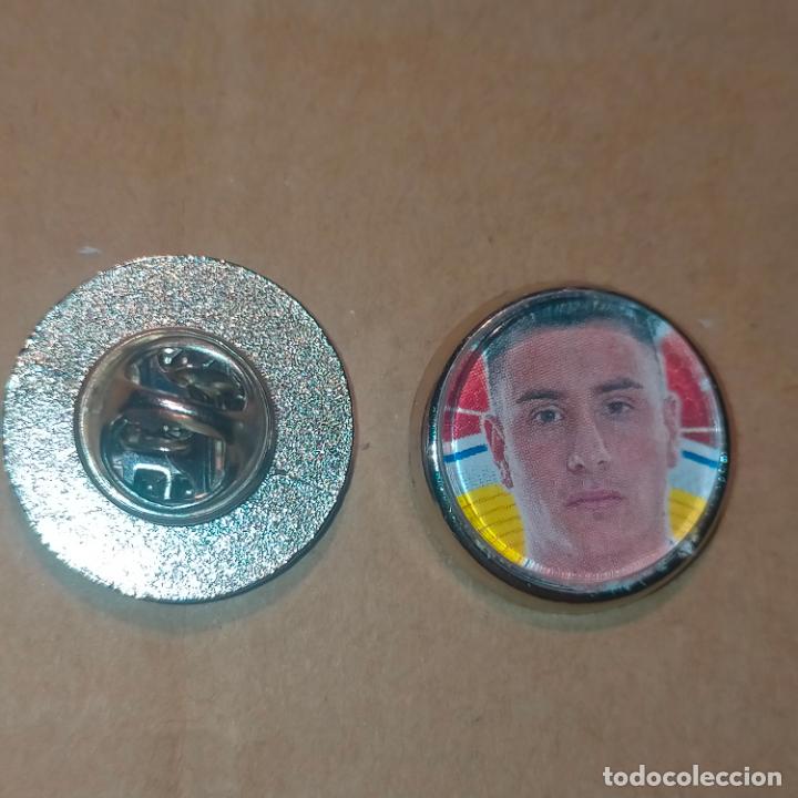 Pins e Spille di collezione: pin redondo metal - f&uacute;tbol equipo club Atl&eacute;tico de Madrid JUGADOR