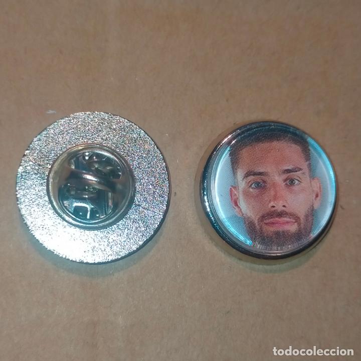 Pins e Spille di collezione: pin redondo metal - f&uacute;tbol equipo club Atl&eacute;tico de Madrid JUGADOR