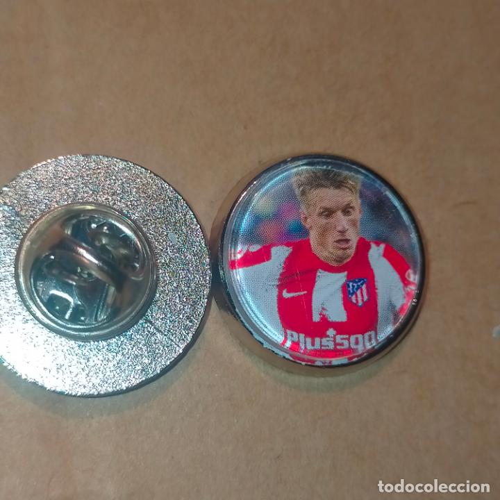 Pins e Spille di collezione: pin redondo metal - f&uacute;tbol equipo club Atl&eacute;tico de Madrid JUGADOR