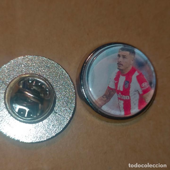 Collection pins: pin redondo metal - f&uacute;tbol equipo club Atl&eacute;tico de Madrid JUGADOR