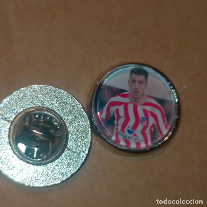 Collection pins: pin redondo metal - f&uacute;tbol equipo club Atl&eacute;tico de Madrid JUGADOR