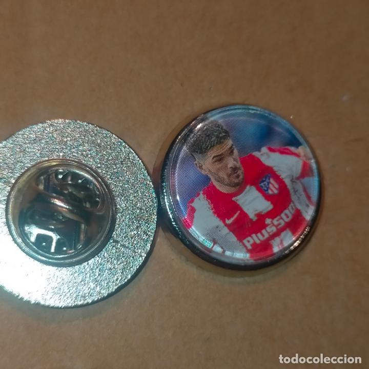 Collection pins: pin redondo metal - f&uacute;tbol equipo club Atl&eacute;tico de Madrid JUGADOR