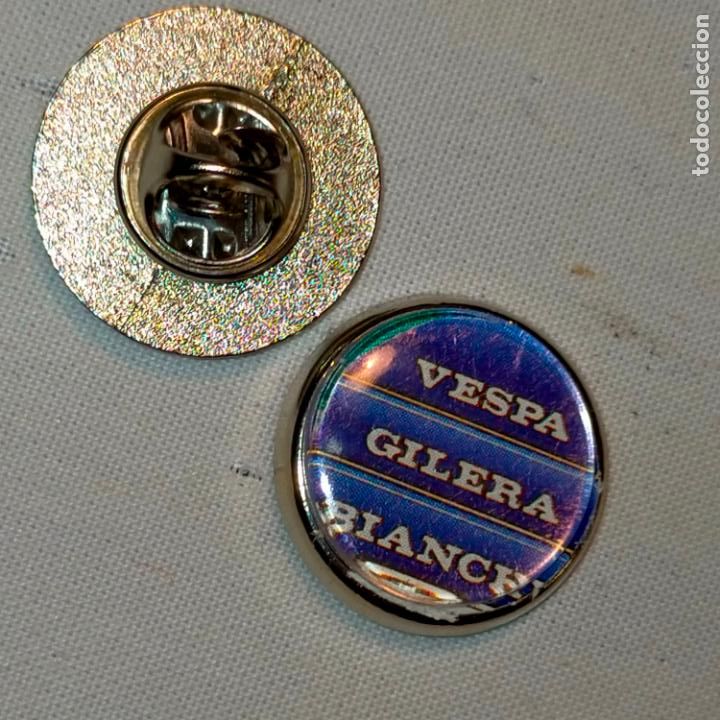 Pins de colecci&oacute;n: pin redondo metal - marca de coche autos motos Gilera Vespa