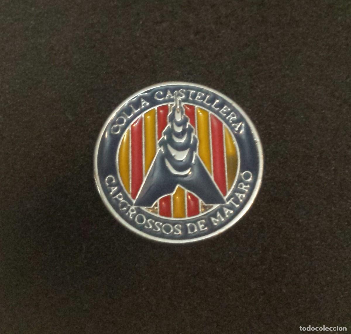 Pins de colecci&oacute;n: PIN COLLA CASTELLERA CAPGROSSOS DE MATARO - Foto 1